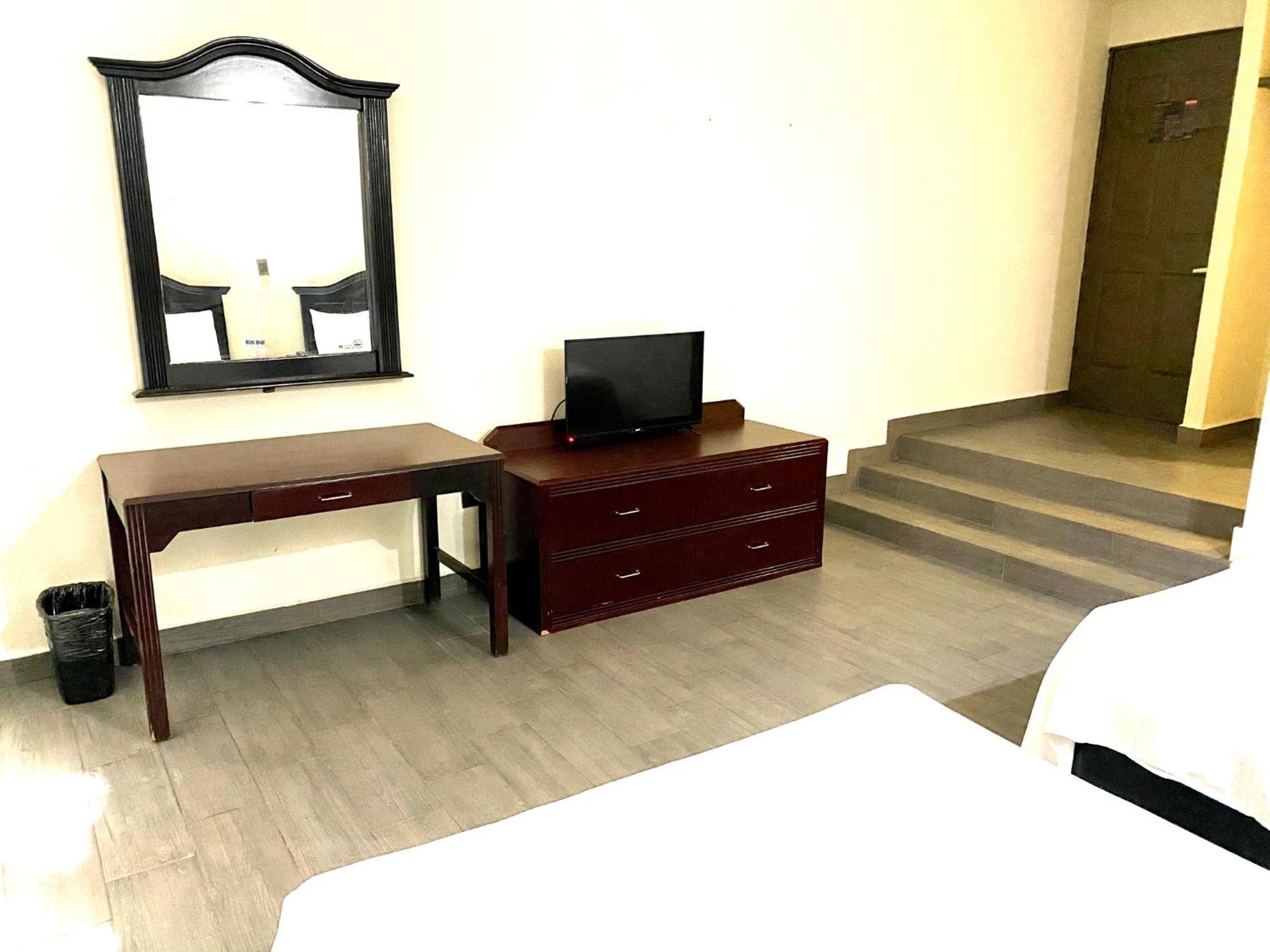 Hotel Plaza Del Arco - Monterrey Ngoại thất bức ảnh